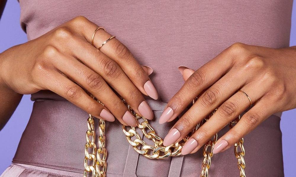 Press-On Nails entfernen