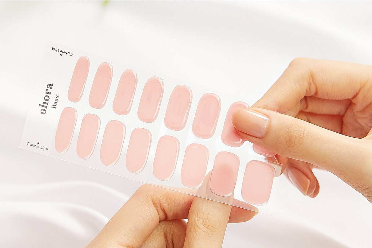 Ohora Semi-Cured Gel Nail Strips auftragen