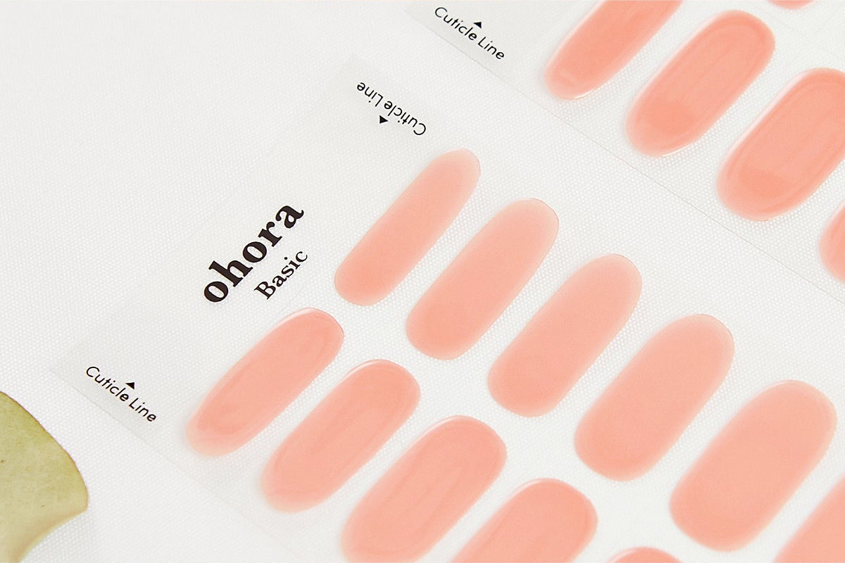 Ohora Semi-Cured Gel Nail Strips auftragen